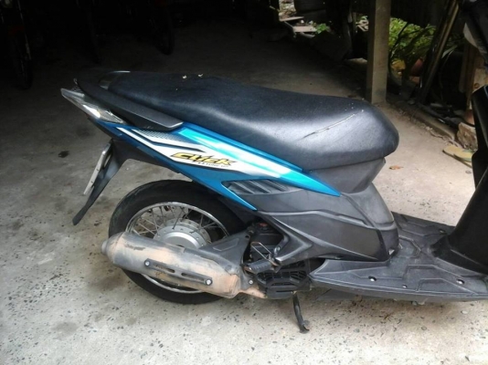 click I ปี 53 รถสวย เครื่องเดิมๆ ชุดสีสดๆ มีเล่ม เอกสารครบ