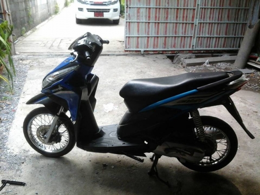 click I ปี 53 รถสวย เครื่องเดิมๆ ชุดสีสดๆ มีเล่ม เอกสารครบ