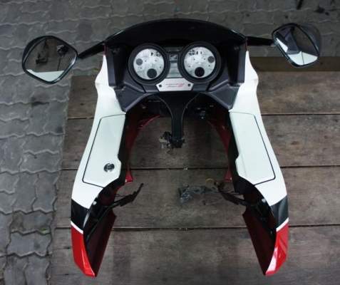 อะไหล่แท้ๆ แต่งใส่ super four (CB400)