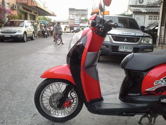 Scoopy i ปี 55 สีแดง ดำ รถบ้าน สวย เครื่องเดิมแน่นๆ ไม่หลวม ไม่หอน ชุดสีสด มีเล่ม เอกสารพร้อม