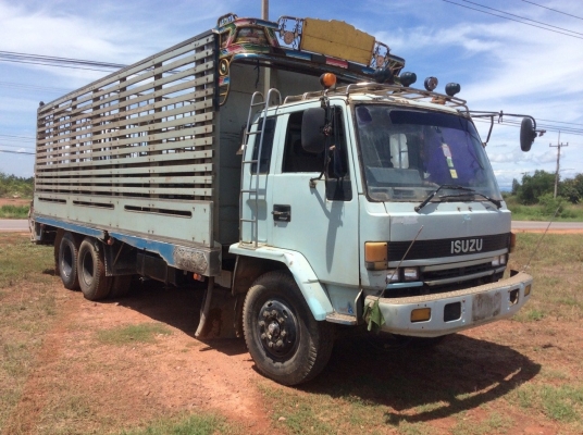 ขายISUZU Rocky 175 แรง ยาว 7.2 ม. (ยาวพิเศษรถห้างแท้) ครัทซีดี เครื่องดี ยางดี ขาย 630,000 บาท