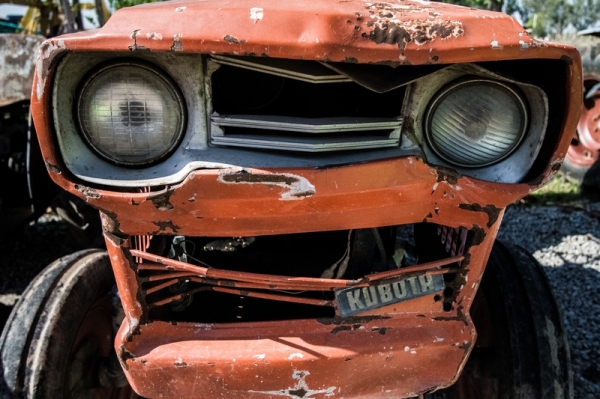 AUC Code 002 แทรกเตอร์ เก่านอก kubota  รุ่น TL2601 ราคาเริ่มต้นการประมูล 30,000 บาท