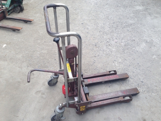 ขายลิฟ ยกของแบบคันโยก O.P.K made in Japan 200 กิโลกรัม สภาพสวย พร้อมใช้งาน มี 2 คัน ครับ