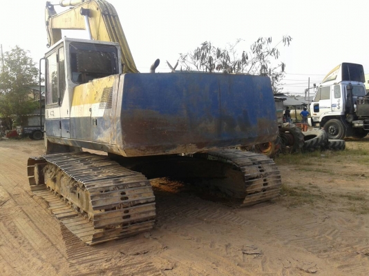 Komatsu pc200-5 LC รถเครื่องดี ช่วงล่างพอใช้ได้  ปั๊มแห้ง  พร้อมใช้งาน ราคาต่อรองได้ 0872976734