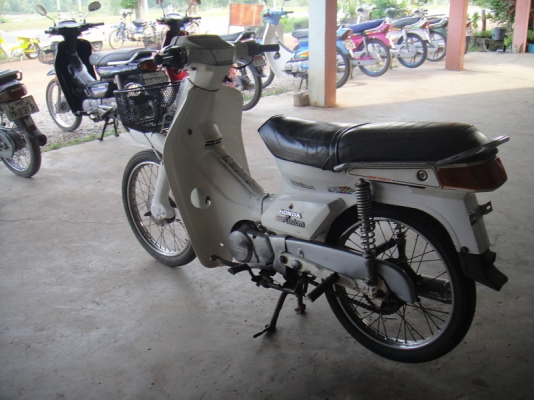 ขาย คัสต้อม สีขาว เดิมสวย ทะเบียนพร้อมชุดโอน ขาย คัสต้อม สีขาว เดิมสวย ทะเบียนพร้อมชุดโอน