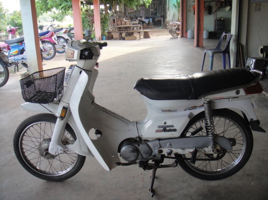 ขาย คัสต้อม สีขาว เดิมสวย ทะเบียนพร้อมชุดโอน ขาย คัสต้อม สีขาว เดิมสวย ทะเบียนพร้อมชุดโอน