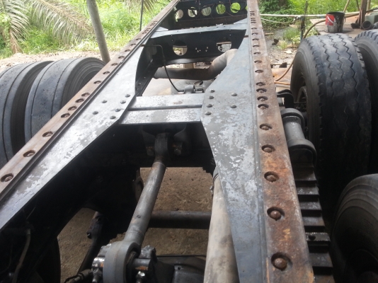 รถอีซูซุ230 เพลาเดียว