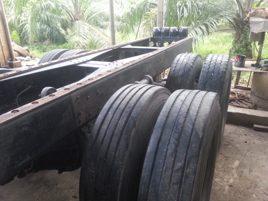 รถอีซูซุ230 เพลาเดียว