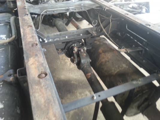 รถอีซูซุ230 เพลาเดียว