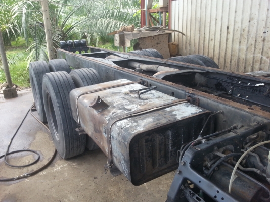 รถอีซูซุ230 เพลาเดียว