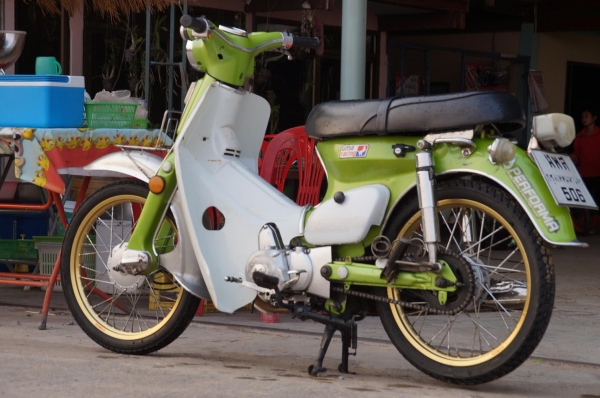 RYUKA 110 ทะเบียนพร้อมโอน ภาษี พ ร บ 2557 รถแต่งใส่ อะไหล่ C 70 เป็นบางชิ้น ครับ เครื่องดี มากมาก สตาทร์มือ ระบบไฟติดครบ มีบังโซ่ให้ครับ ยังไม่ได้ใส่ โดยรวมพร้อมใช้ครับ ราคา 14500 บาท