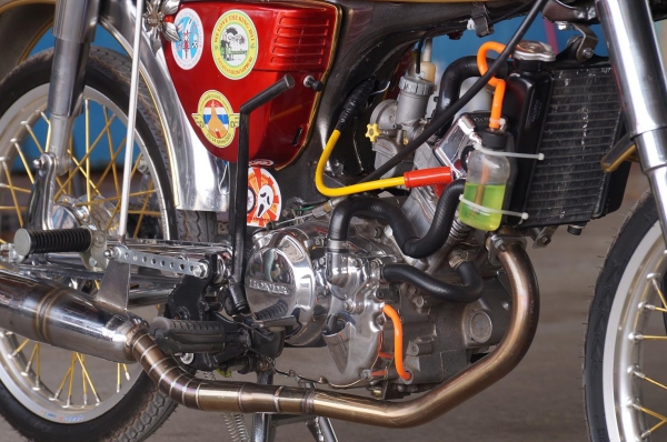 ขาย SUZUKI A 100 เครื่อง โซนิค แต่งแรง ๆ ๆ สมใจ รถประกอบ เพิงเส็จ เจ้าของ ทำแล้ว ไม่ค่อยได้ใช้ครับ สภาพ จบ ๆ สวย ใส ไม่ มีตำหนิ อะไหล่ชุบเยอะ ท่อ ผ่า เสียง โหด ๆ ระบบไฟติดครบทุกจุดแบตใหม่ มีไฟเต็มคัน ทะเบียนเครื่อง โครงออกใบซื้อขายให้ครับ