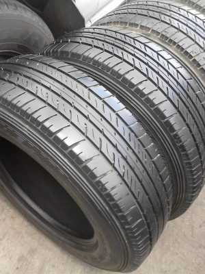 205/70R15  MICHELIN vanpix  สวย เสมอ ดอกยางหนาเท่ากัน 4 เส้น TEL.081-427-3941