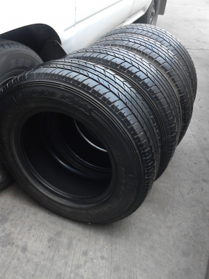 205/70R15  MICHELIN vanpix  สวย เสมอ ดอกยางหนาเท่ากัน 4 เส้น TEL.081-427-3941