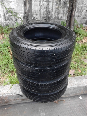 205/70R15  MICHELIN vanpix  สวย เสมอ ดอกยางหนาเท่ากัน 4 เส้น TEL.081-427-3941