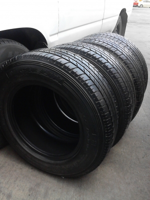 205/70R15  MICHELIN vanpix  สวย เสมอ ดอกยางหนาเท่ากัน 4 เส้น TEL.081-427-3941