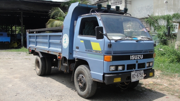 ISUZU NKR ดั๊มดิน 4คิว เครื่องดี ดั๊มดี ราคาดี รถสวยเดิมๆ