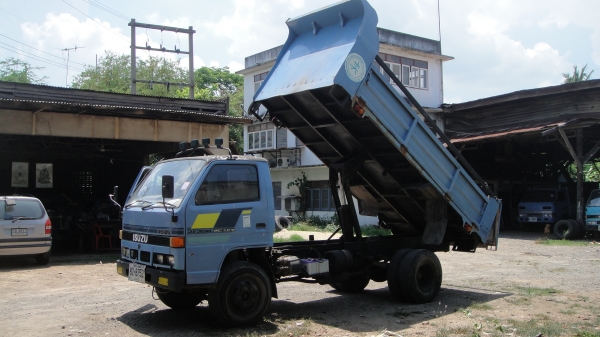 ISUZU NKR ดั๊มดิน 4คิว เครื่องดี ดั๊มดี ราคาดี รถสวยเดิมๆ