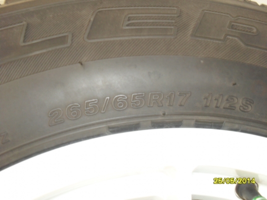 ขายแม็ก พร้อมยาง 265/65/17 ยางปี 1813 ขาย 13500