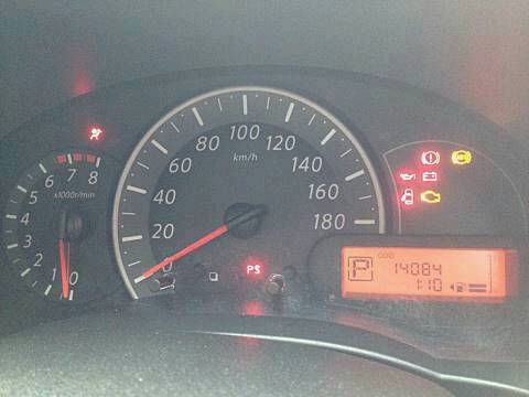 รถฟรีดาวน์ Nissan March ตัว V รอง Top จัดได้เต็ม ออกรถไม่ต้องใช้เงินสักบาท