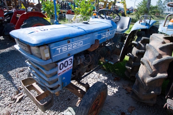 AUC Code 003 แทรกเตอร์ เก่านอก ISEKI รุ่น 2210 ราคาเริ่มต้นการประมูล 35,000 บาท AUC Code 003 แทรกเตอร์ เก่านอก ISEKI รุ่น 2210 ราคาเริ่มต้นการประมูล 35,000 บาท