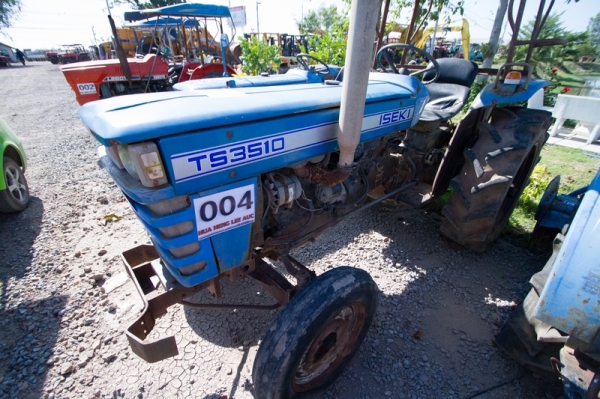 AUC Code 003 แทรกเตอร์ เก่านอก ISEKI รุ่น 2210 ราคาเริ่มต้นการประมูล 35,000 บาท AUC Code 003 แทรกเตอร์ เก่านอก ISEKI รุ่น 2210 ราคาเริ่มต้นการประมูล 35,000 บาท