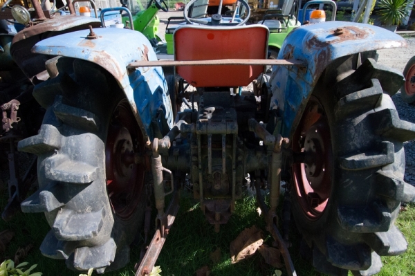 AUC Code 003 แทรกเตอร์ เก่านอก ISEKI รุ่น 2210 ราคาเริ่มต้นการประมูล 35,000 บาท AUC Code 003 แทรกเตอร์ เก่านอก ISEKI รุ่น 2210 ราคาเริ่มต้นการประมูล 35,000 บาท