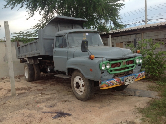 ขายรถหกล้อดั้มหน้ายาวเครื่องเดิมเฟื่องทายเดิมพร้อมใช้. ไม่มีทะเบียน