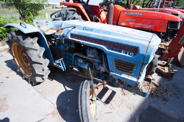 AUC Code 005 แทรกเตอร์ เก่านอก HINOMOTO  รุ่น  E16ราคาเริ่มต้นการประมูล 50,000 บาท