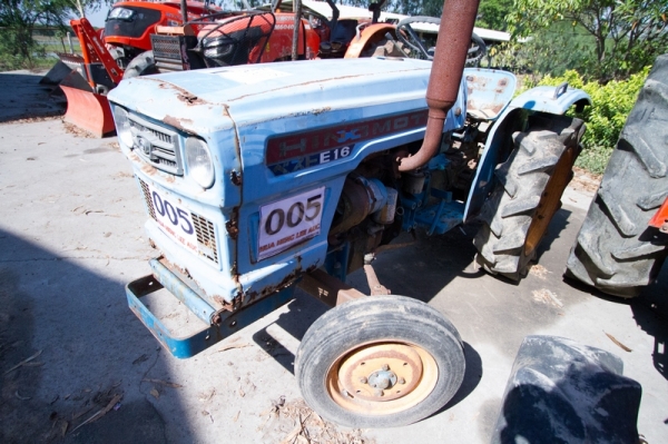 AUC Code 005 แทรกเตอร์ เก่านอก HINOMOTO  รุ่น  E16ราคาเริ่มต้นการประมูล 50,000 บาท