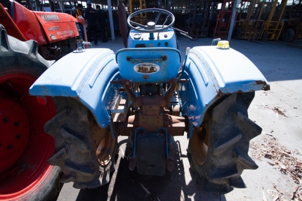 AUC Code 005 แทรกเตอร์ เก่านอก HINOMOTO  รุ่น  E16ราคาเริ่มต้นการประมูล 50,000 บาท