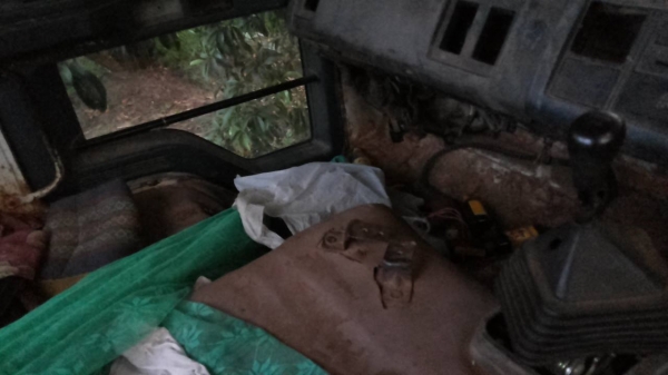 **380,000 บ.ต่อรอง**ขาย10ล้อท้ายลาดขึ้น200 ISUZU TX วางหัวROCKY(ใบคุม) เครื่องHO7C 185แรง(ใบคุม) เครื่องแน่น เกียร์ดี ช่วงล่างคานหน้าใหญ่ เพลาเดียวFUSO เดิมใส่2เพลาถอดออก1เพลามีแถมให้เอาไปใส่เอง คัสซีพอได้ มีบวมบ้าง ซับแล้วแล้ว หางสภาพพอใช้ หัวเก๋งโอเคภาย