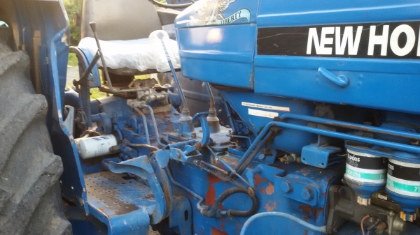 ขายรถไถ FORD 6600 มีทะเบียนพร้อมโอน ติดต่อวิชชิกร 0877371811