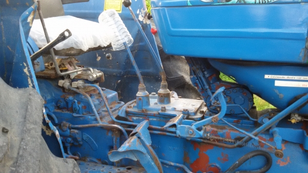 ขายรถไถ FORD 6600 มีทะเบียนพร้อมโอน ติดต่อวิชชิกร 0877371811