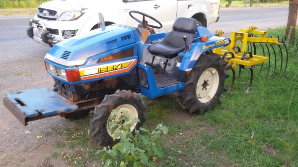 ขายรถไถ อิซากิ 15.5   4WD นำเข้าจากญี่ปุ่น พร้อมอุปกรณ์ ราคา 150,000 บาท