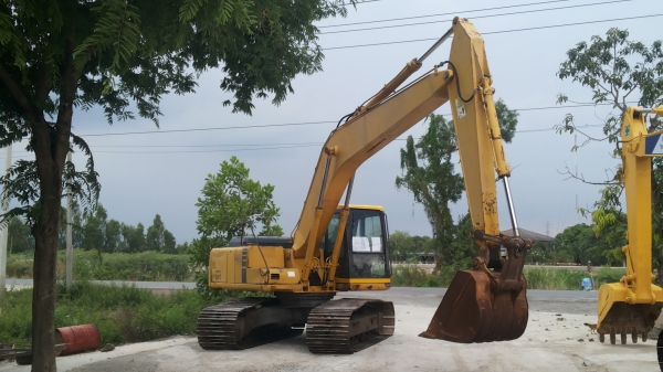 ขายด่วน KOMATSU PC200-6E ซีเรียนสูง110319Japanจะข้ามเป็นรู่น7 รถนอกนำเข้าจากญี่ปุ่นไม่เคยใช้งานเมืองไทยเลย