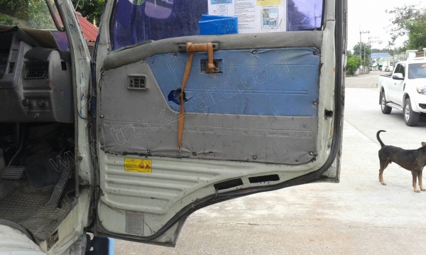 รถบรรทุก 6 ล้อ HINO รุ่น FC 120 ตู้แห้ง 10 บาน รถบรรทุก 6 ล้อ HINO รุ่น FC 120 ตู้แห้ง 10 บาน