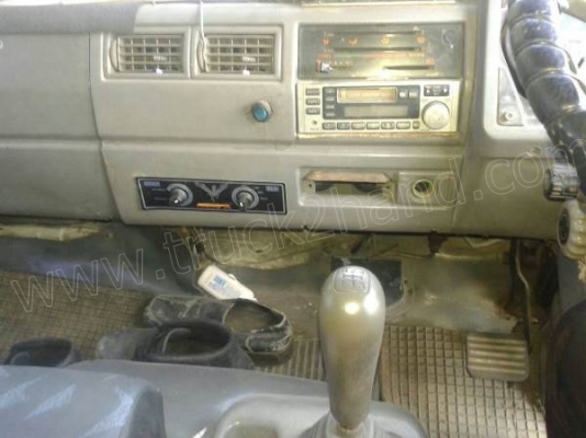 รถบรรทุก 6 ล้อ HINO รุ่น FC 120 ตู้แห้ง 10 บาน รถบรรทุก 6 ล้อ HINO รุ่น FC 120 ตู้แห้ง 10 บาน