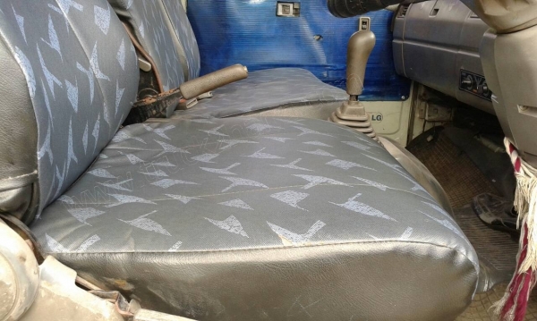 รถบรรทุก 6 ล้อ HINO รุ่น FC 120 ตู้แห้ง 10 บาน รถบรรทุก 6 ล้อ HINO รุ่น FC 120 ตู้แห้ง 10 บาน