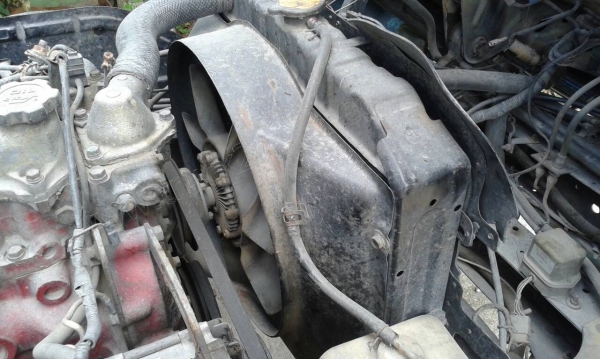 รถบรรทุก 6 ล้อ HINO รุ่น FC 120 ตู้แห้ง 10 บาน รถบรรทุก 6 ล้อ HINO รุ่น FC 120 ตู้แห้ง 10 บาน