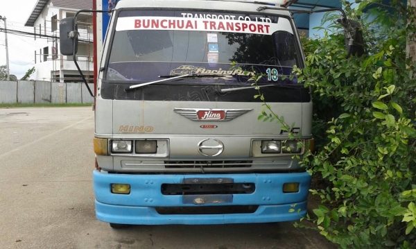 รถบรรทุก 6 ล้อ HINO รุ่น FC 120 ตู้แห้ง 10 บาน รถบรรทุก 6 ล้อ HINO รุ่น FC 120 ตู้แห้ง 10 บาน