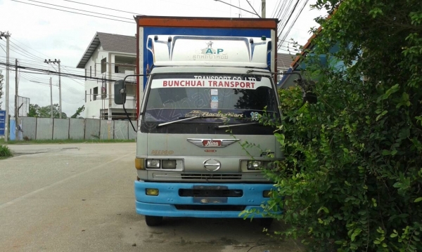 รถบรรทุก 6 ล้อ HINO รุ่น FC 120 ตู้แห้ง 10 บาน รถบรรทุก 6 ล้อ HINO รุ่น FC 120 ตู้แห้ง 10 บาน