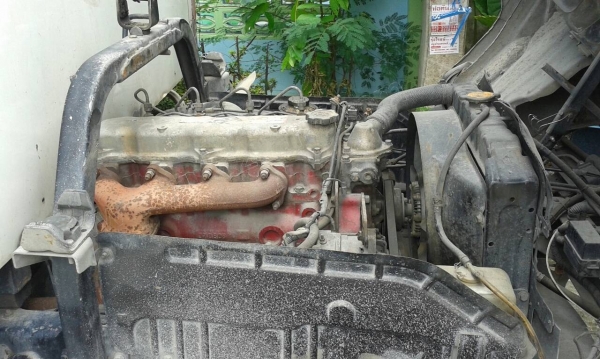 รถบรรทุก 6 ล้อ HINO รุ่น FC 120 ตู้แห้ง 10 บาน รถบรรทุก 6 ล้อ HINO รุ่น FC 120 ตู้แห้ง 10 บาน