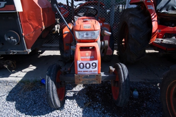 AUC Code 008 แทรกเตอร์ เก่านอก  YANMAR รุ่น FX16Dราคาเริ่มต้นการประมูล 50,000 บาท