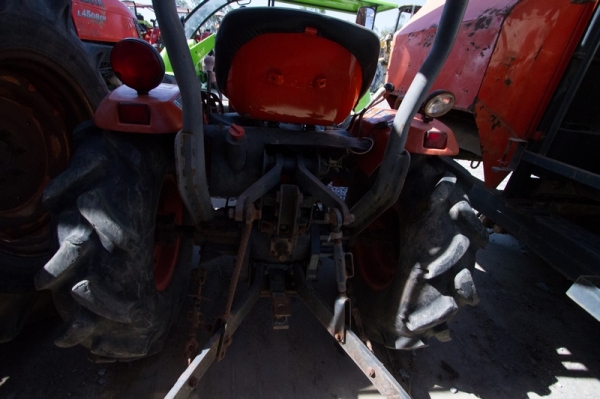 AUC Code 008 แทรกเตอร์ เก่านอก YANMAR รุ่น FX16Dราคาเริ่มต้นการประมูล 50,000 บาท AUC Code 008 แทรกเตอร์ เก่านอก YANMAR รุ่น FX16Dราคาเริ่มต้นการประมูล 50,000 บาท