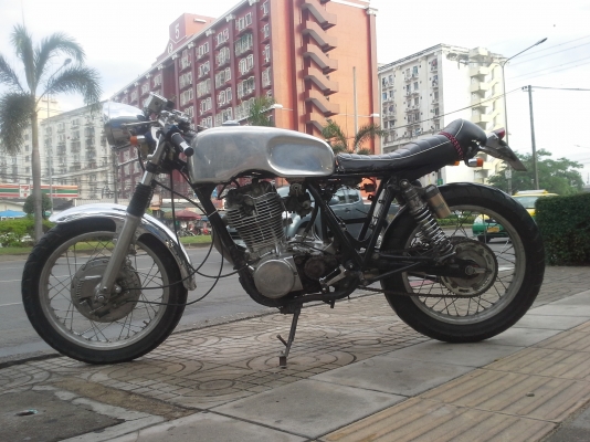 ขายSR 400 cc.Cafe inv. ราคา 47,000 บาท   ราคาใหม่งดต่อ