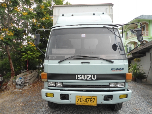 ขายรถ 6 ล้อ ตู้ 3 บาน 590.000 บาท ขายรถ 6 ล้อ ตู้ 3 บาน 590.000 บาท