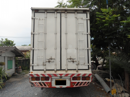 ขายรถ 6 ล้อ ตู้ 3 บาน 590.000 บาท ขายรถ 6 ล้อ ตู้ 3 บาน 590.000 บาท