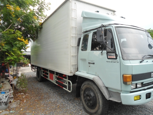 ขายรถ 6 ล้อ ตู้ 3 บาน 590.000 บาท ขายรถ 6 ล้อ ตู้ 3 บาน 590.000 บาท