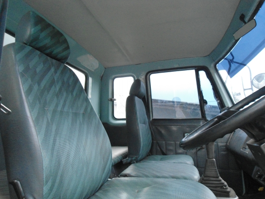 ขายรถ 6 ล้อ ตู้ 3 บาน 590.000 บาท ขายรถ 6 ล้อ ตู้ 3 บาน 590.000 บาท